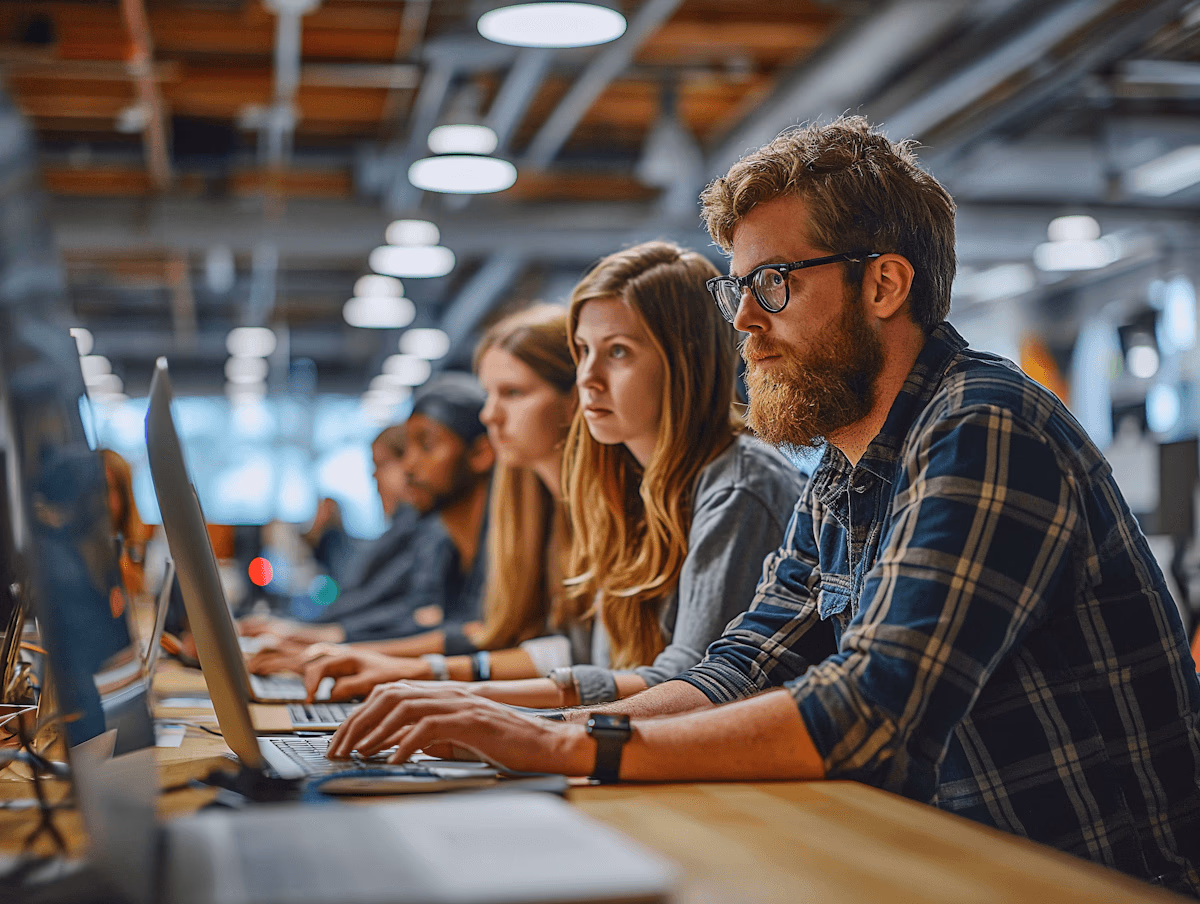 Freelance vs. Agency: Which One is Right for Your Business?
